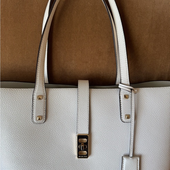 Michael Kors Purse / Tote - Picture 2 of 11